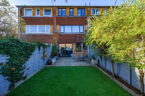 undefined, Chapel Close, Watford