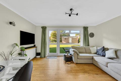 2 bedroom apartment for sale, Oakdene Court, Walton-on-Thames, Surrey, KT12
