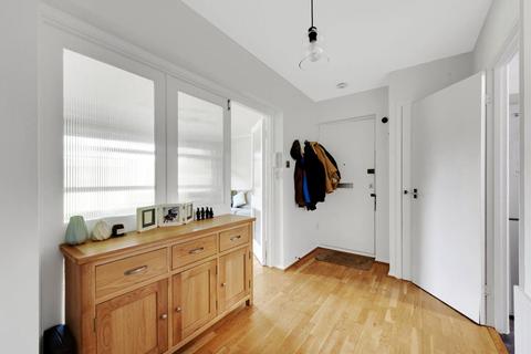 2 bedroom apartment for sale, Oakdene Court, Walton-on-Thames, Surrey, KT12