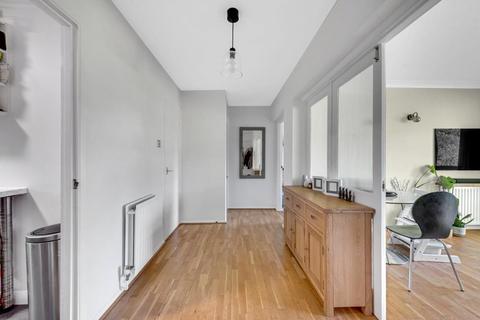 2 bedroom apartment for sale, Oakdene Court, Walton-on-Thames, Surrey, KT12