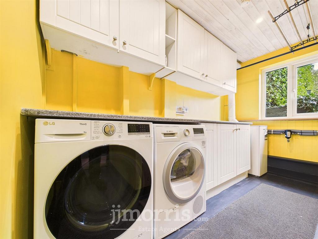 Utility/Shower Room