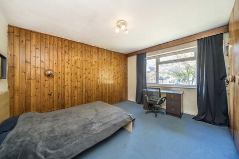 undefined, Sterling Avenue, Edgware HA8