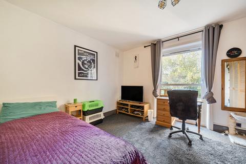 undefined, Mowbray Road, London