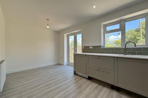 1 Bramley Road, Doe Lea, Chesterfield, S44 5PW