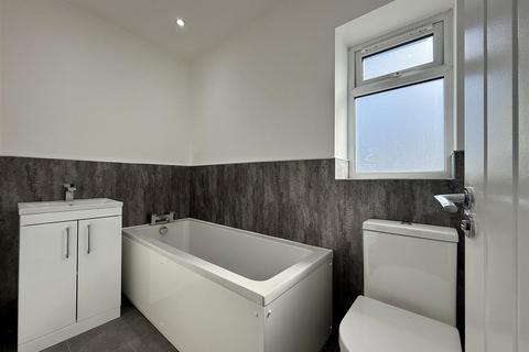 1 Bramley Road, Doe Lea, Chesterfield, S44 5PW