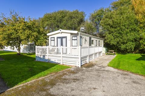 undefined, Shorefield, Shorefield Country Park, Downton, Hampshire, SO41