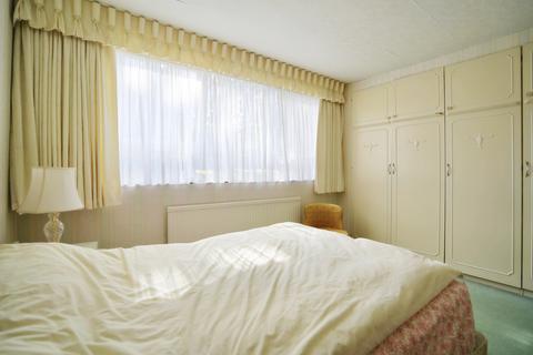 2 bedroom flat for sale, Station Road, London NW4
