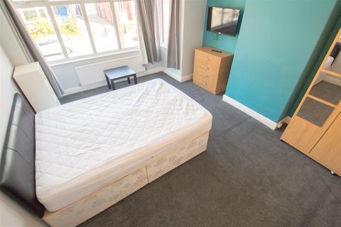 undefined, Derwentwater Grove, Headingley, Leeds, LS6 3EN