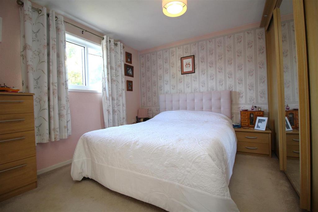 Bedroom 2 .JPG