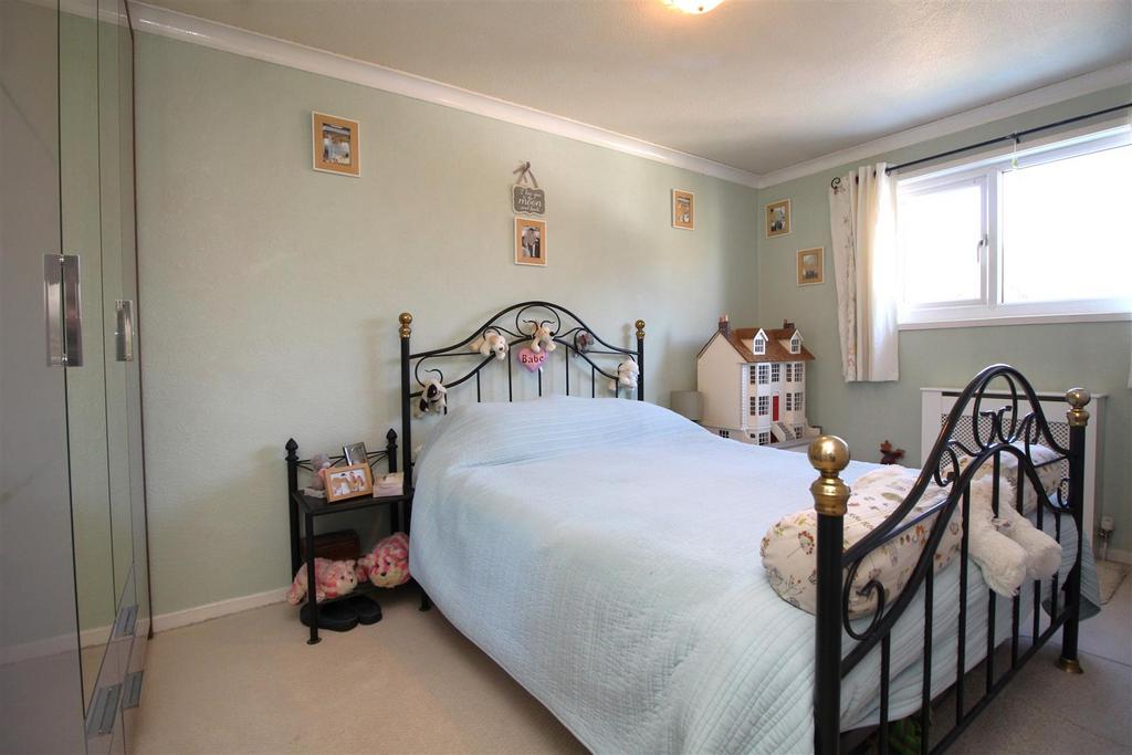 Bedroom 1 .JPG