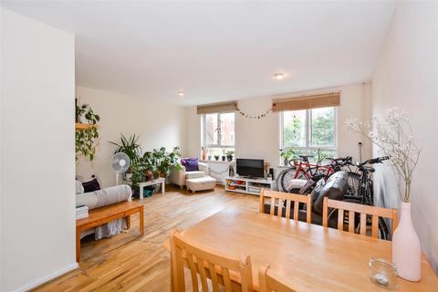 3 bedroom maisonette for sale, William Rathbone House, Florida Street, London