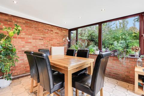 17 Mailes Close, Barton, Cambridge, CB23 7BQ