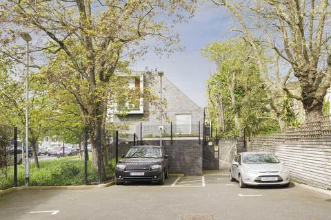 2 bedroom flat for sale, Trevanion Road, London W14