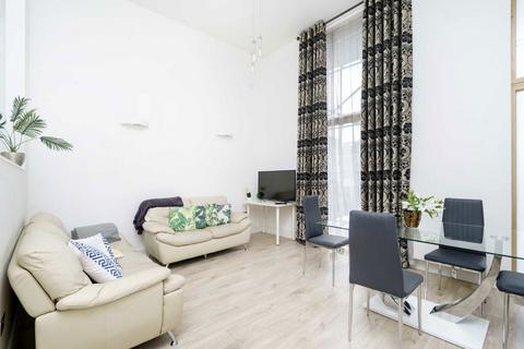 2 bedroom flat for sale, Trevanion Road, London W14