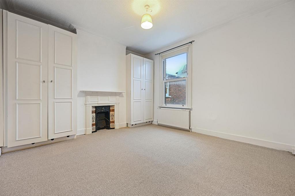LR - FFF, 29 Minster Road - Bedroom A3 (1).jpg