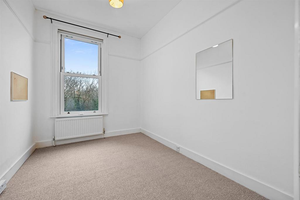 LR - FFF, 29 Minster Road - Bedroom3 (1).jpg
