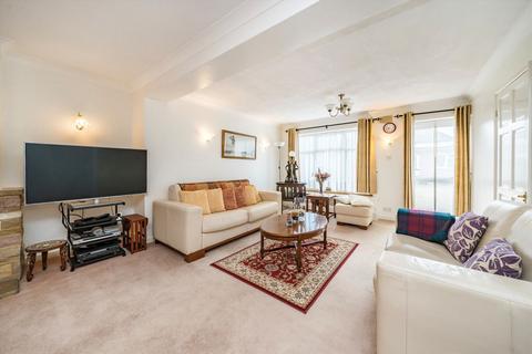 3 bedroom semi-detached house for sale, Beresford Gardens, Hounslow TW4