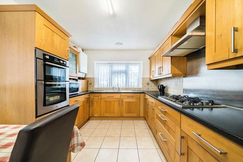 3 bedroom semi-detached house for sale, Beresford Gardens, Hounslow TW4
