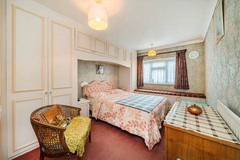 3 bedroom semi-detached house for sale, Beresford Gardens, Hounslow TW4