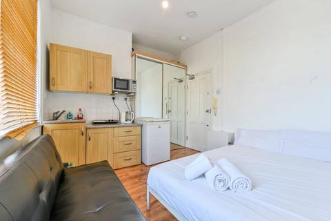 undefined, Tottenham Lane, Crouch End, London, N8