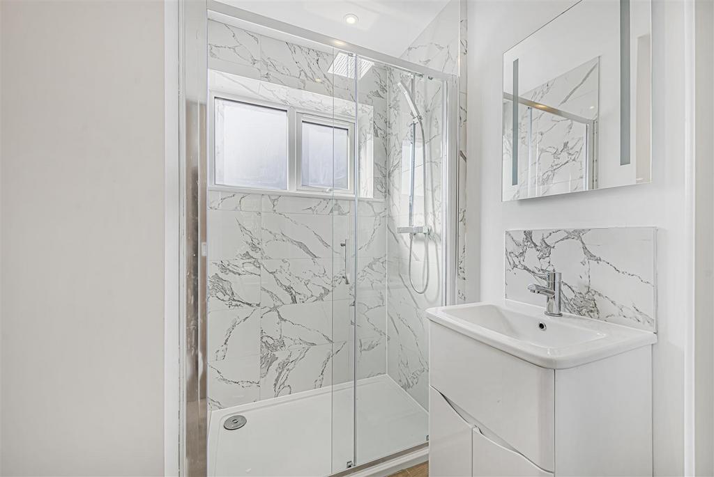 Shower room.JPG