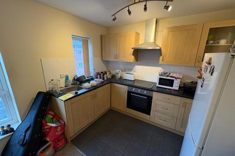 2 bedroom apartment for sale, Fletcher Court, Radcliffe