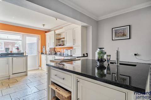 4 bedroom semi-detached house for sale, Boness Road, Wroughton, Swindon, SN4
