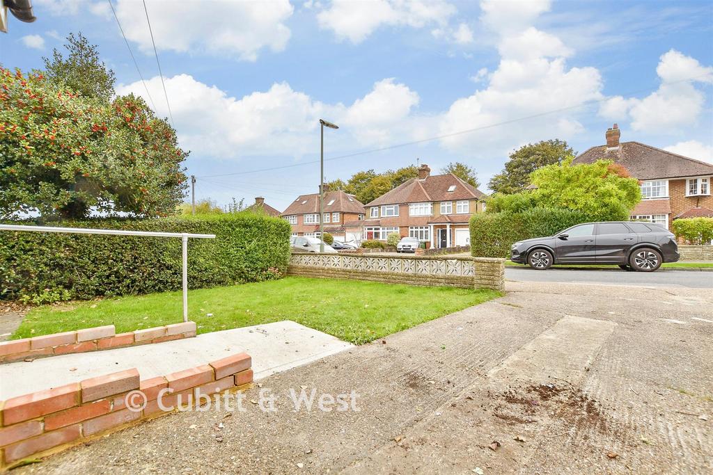 Driveway/Parking