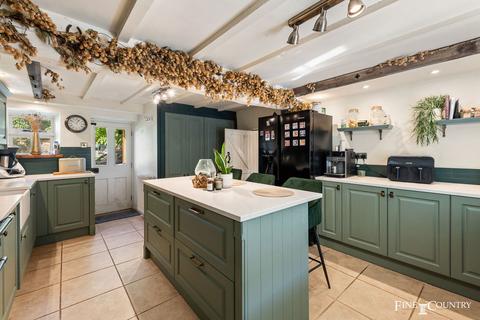 4 bedroom cottage for sale, Market Overton