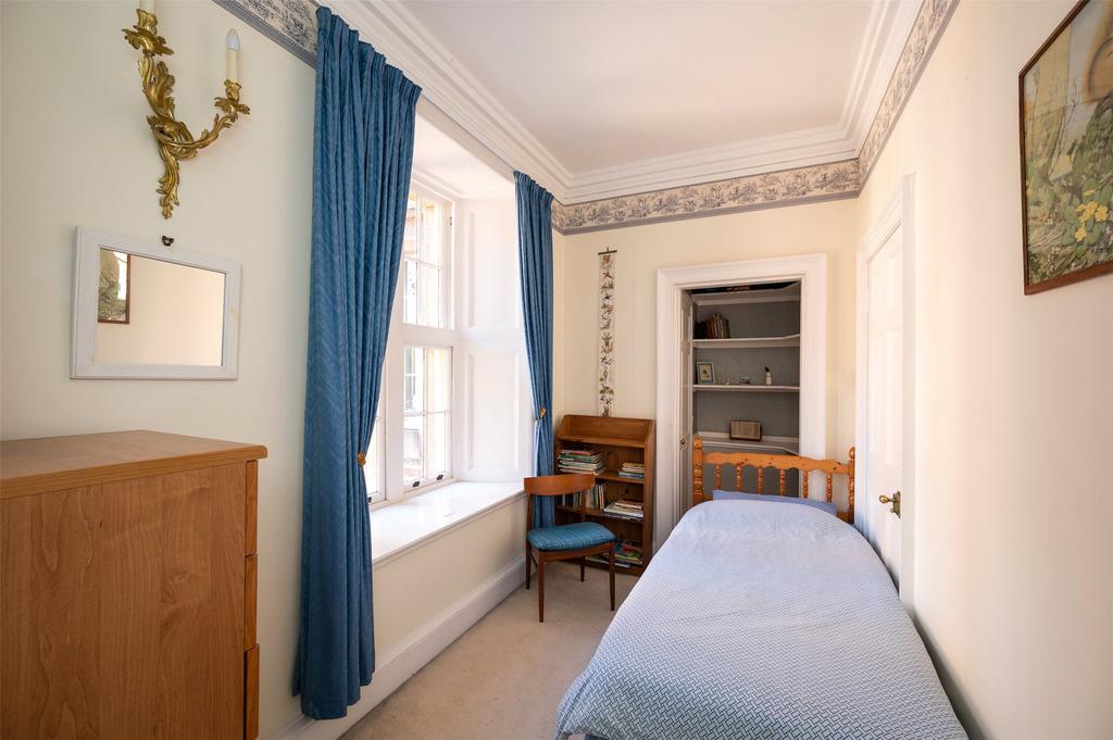Dressing Room/Bed 5