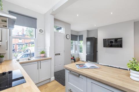 5 bedroom house to rent, St Anns Avenue, Leeds LS4