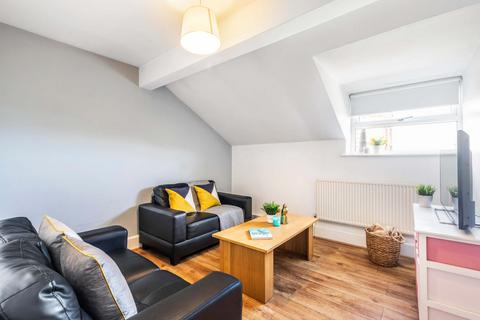 3 bedroom flat to rent, Kelso Heights, Leeds LS3