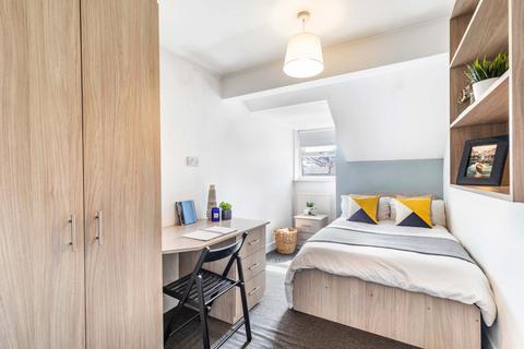 3 bedroom flat to rent, Kelso Heights, Leeds LS3