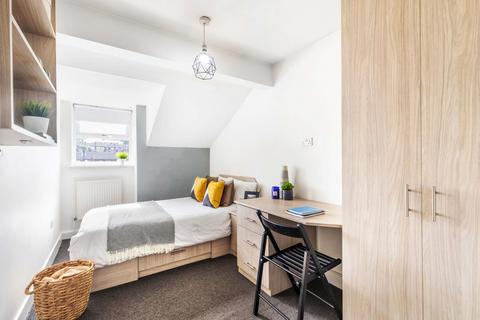 3 bedroom flat to rent, Kelso Heights, Leeds LS3