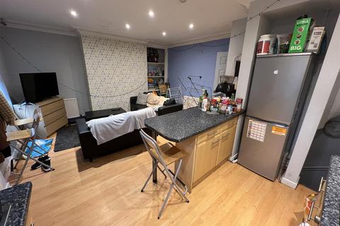 4 bedroom terraced house to rent, Granby Terrace, Headingley, Leeds, LS6 3BB