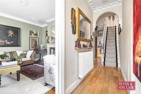 undefined, Queen Streeet, RG9 1AP