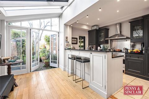 undefined, Queen Streeet, RG9 1AP