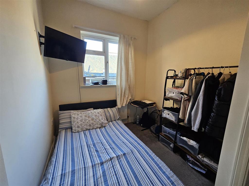 Bedroom 2.jpg