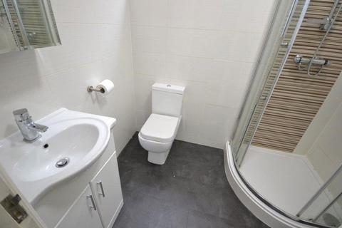 4 bedroom terraced house to rent, Chaucer Street, Leicester