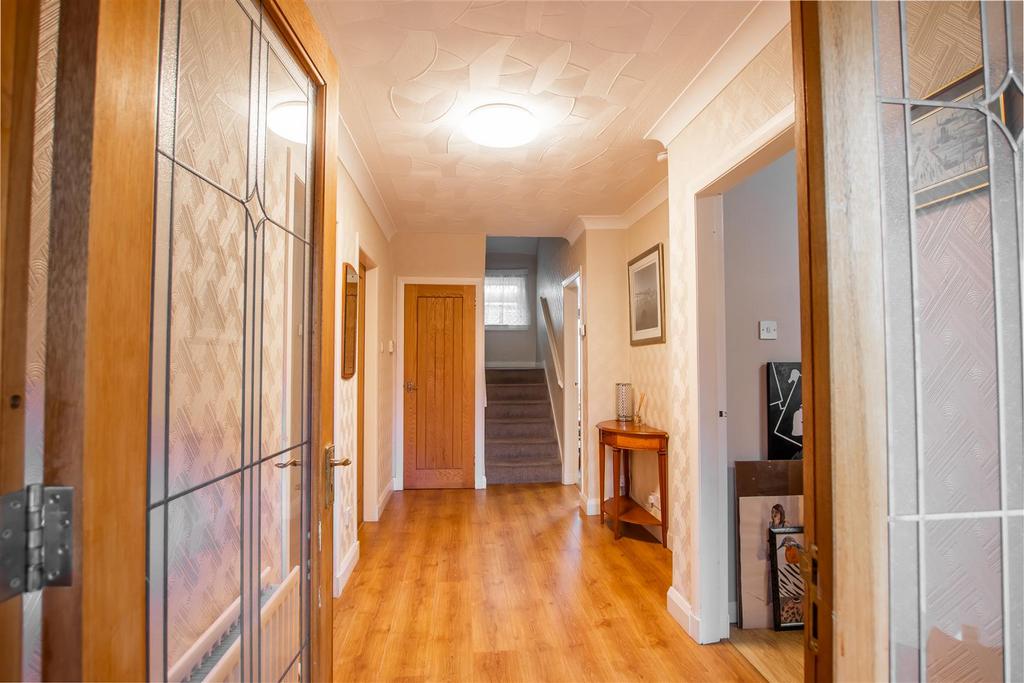 Hallway-2.jpg