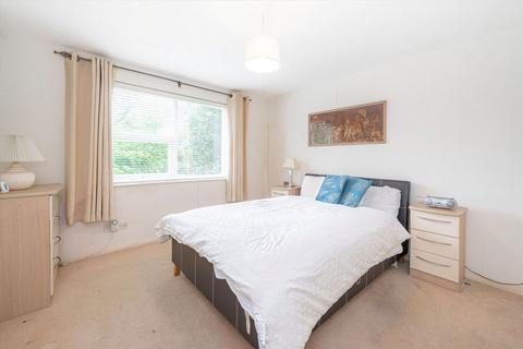 undefined, Queens Road, Weybridge KT13