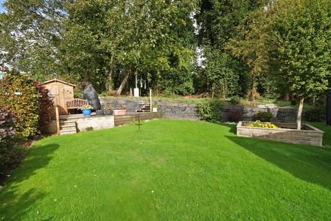 4 bedroom detached house for sale, Chapel Close, Holywell Green