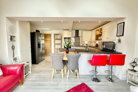 3 bedroom detached house for sale, Danebower Road, Stoke-On-Trent, ST4