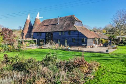 4 bedroom barn conversion for sale, A 17th Century Barn Conversion In Sissinghurst