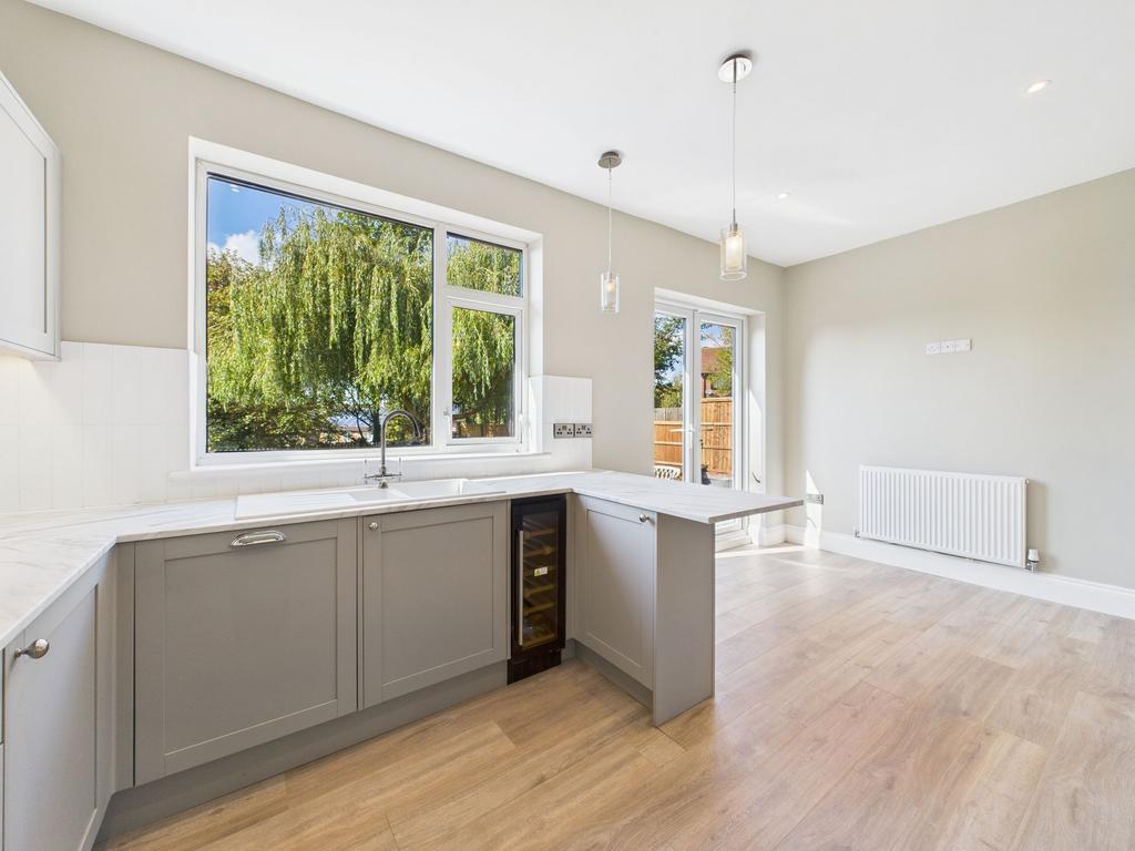 Dining/Kitchen