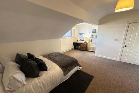 6 bedroom house to rent, Autumn Street, Leeds LS6