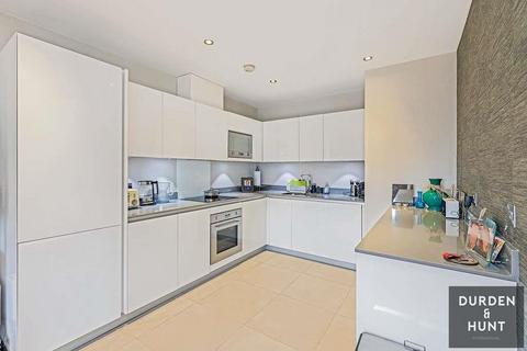 2 bedroom apartment for sale, Queens Road, Buckhurst Hill, IG9