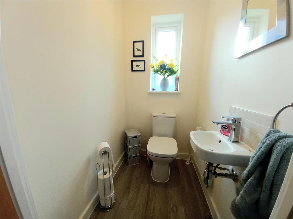 1 Curlew Drive WC.jpg