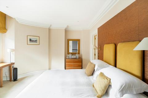 2 bedroom flat for sale, Curzon Square, London, W1J