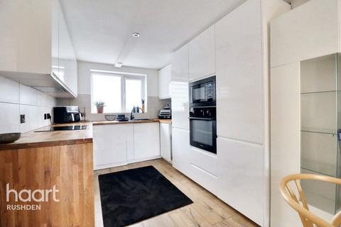3 bedroom end of terrace house for sale, Sandringham Close, Wellingborough